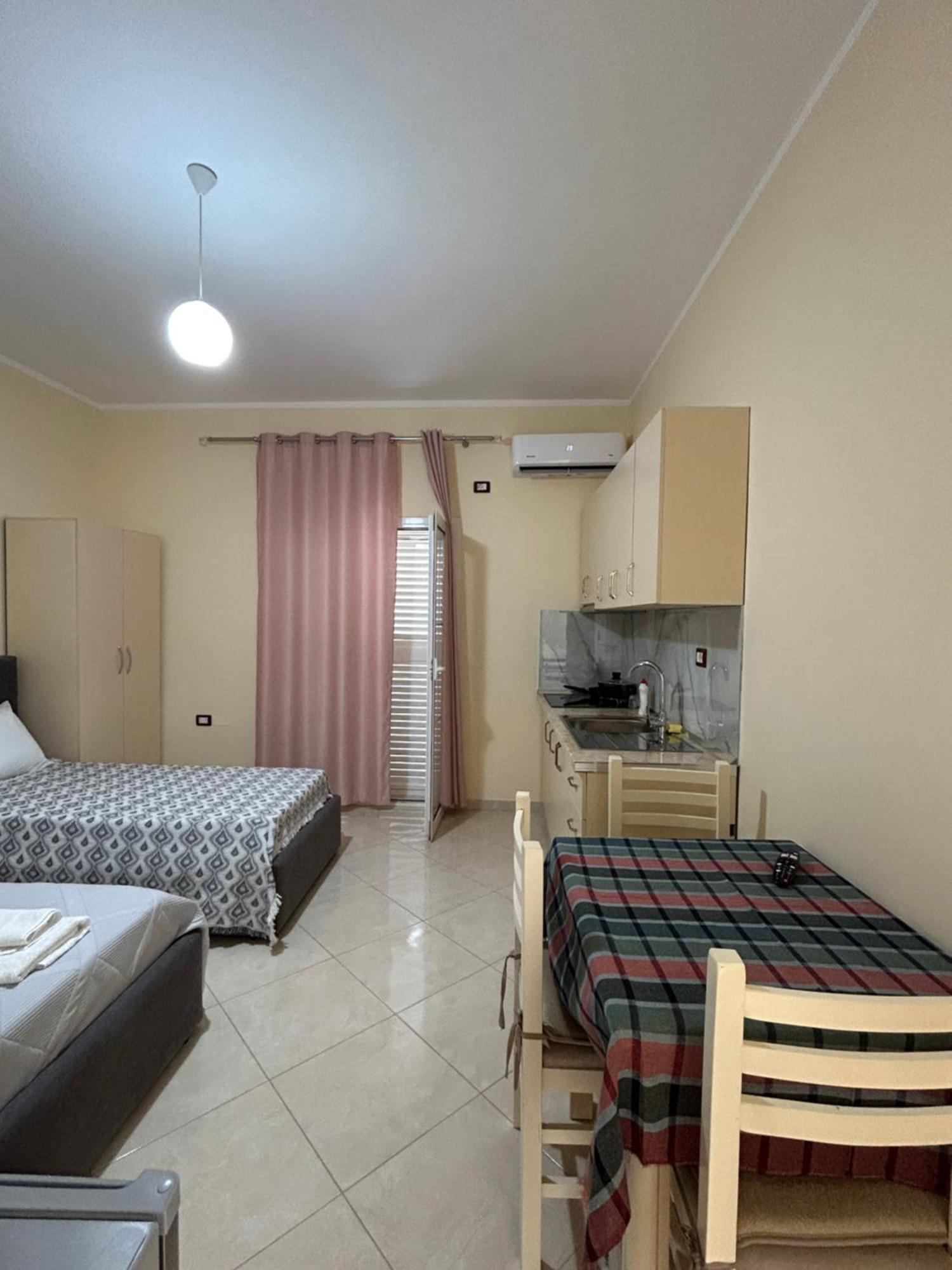Rest House Vlore Exterior photo