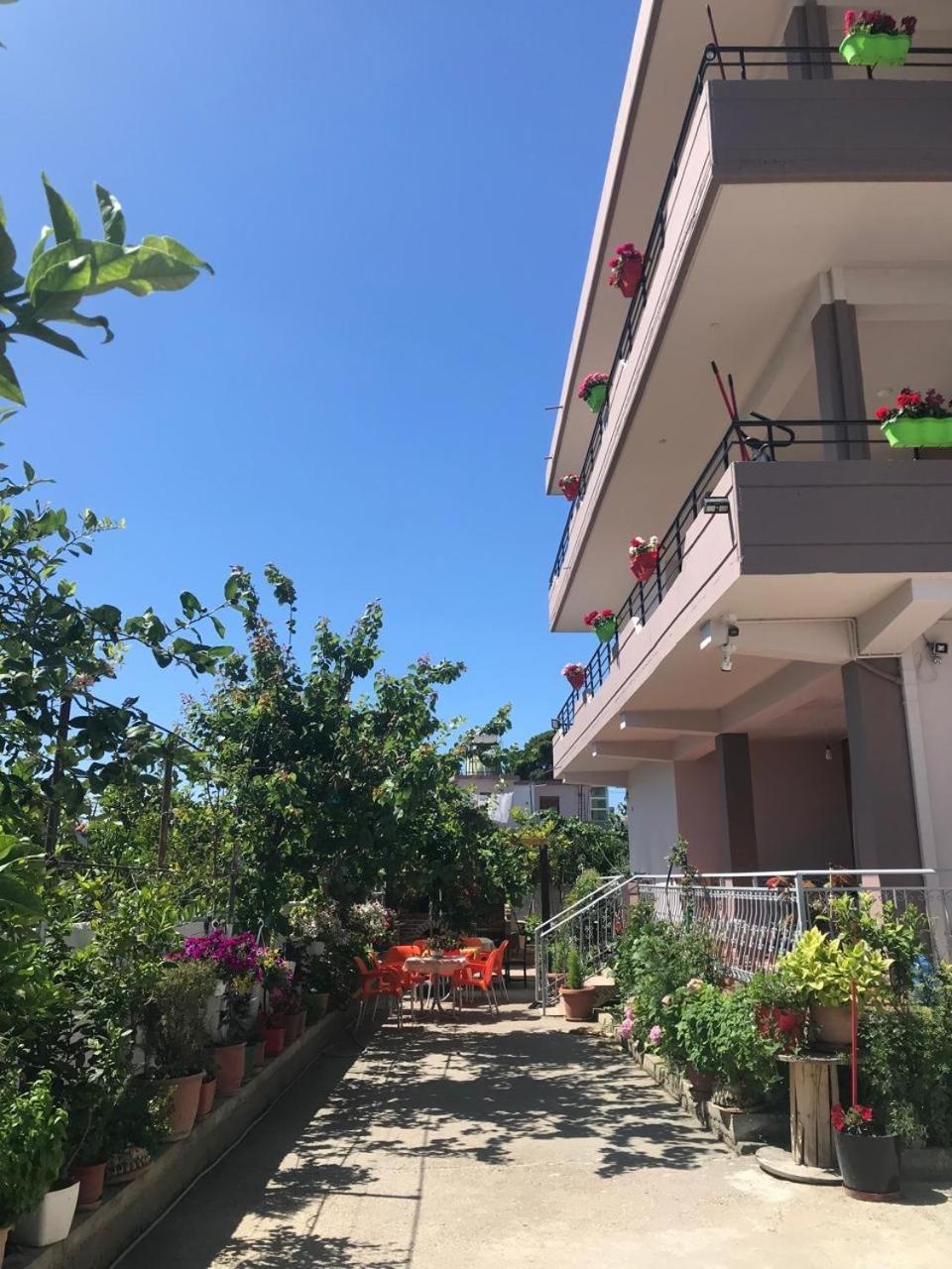 Rest House Vlore Exterior photo
