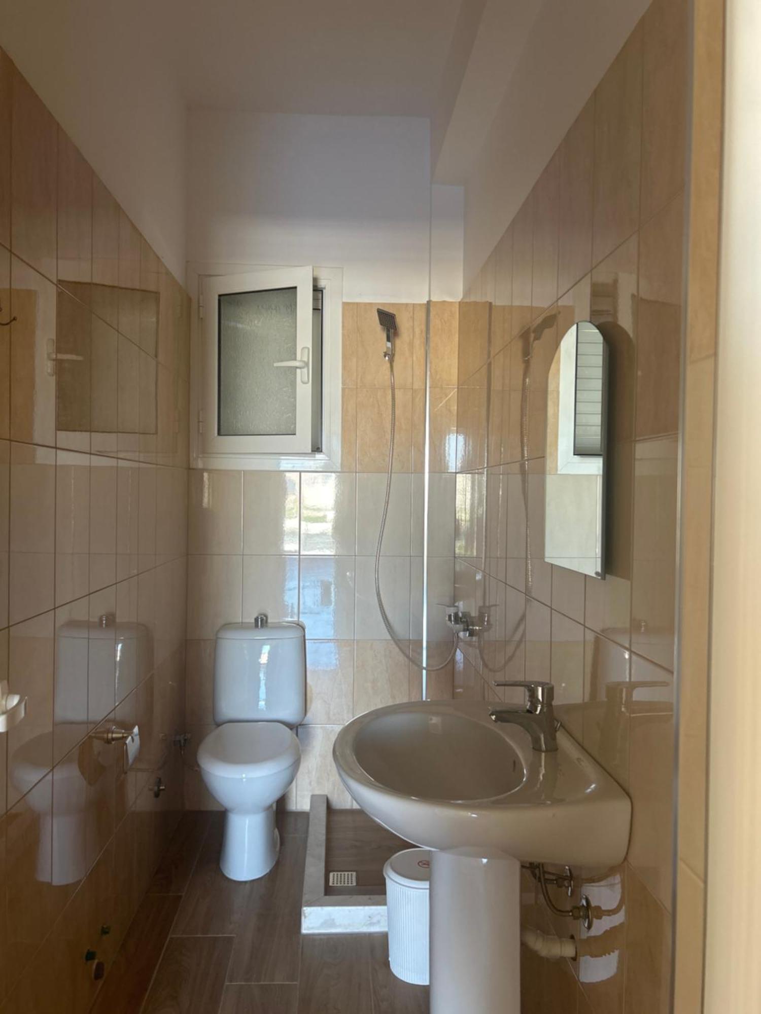 Rest House Vlore Exterior photo